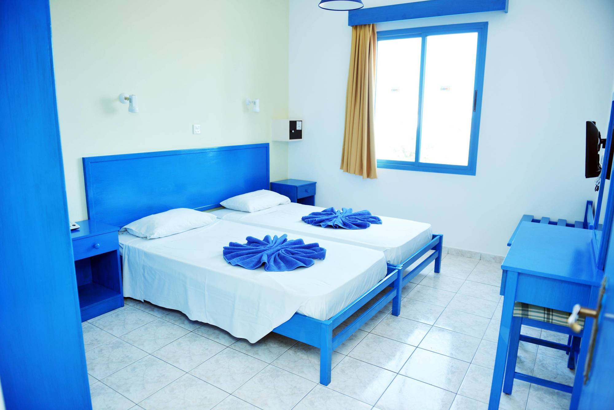 Tasmaria Aparthotel Paphos Eksteriør bilde